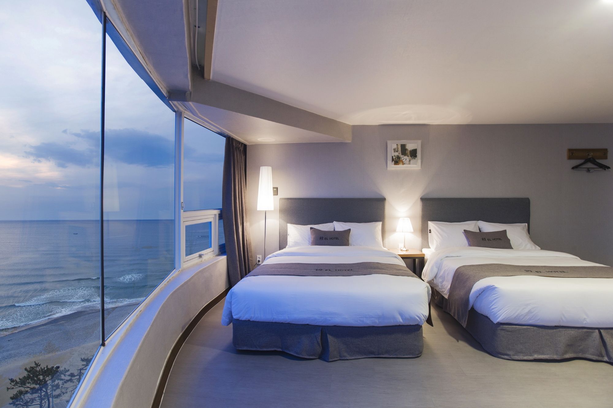 El Hotel Янгянг Екстериор снимка